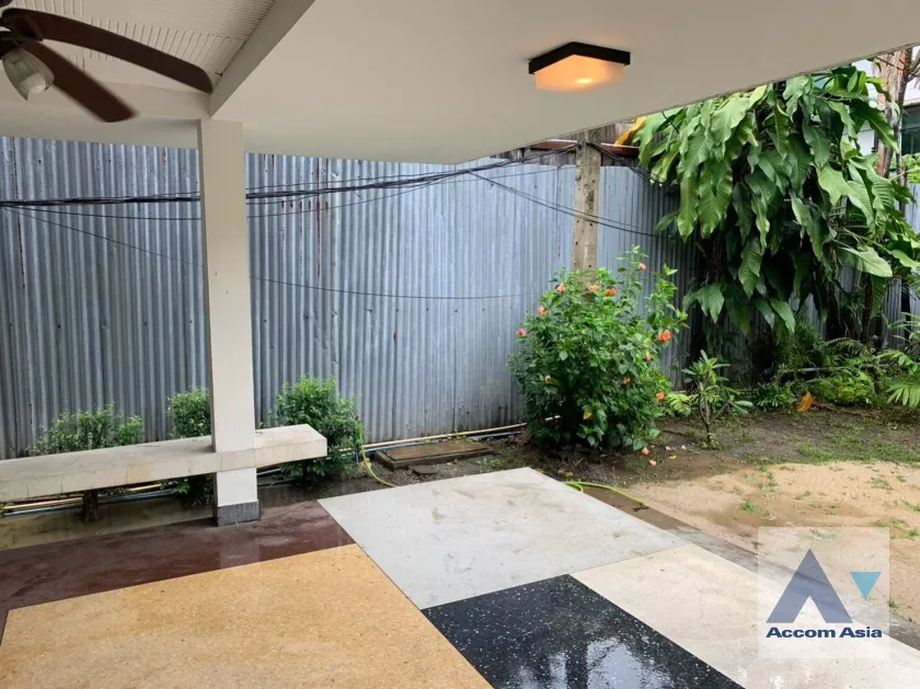 8  2 br Apartment For Rent in Sathorn ,Bangkok BTS Chong Nonsi at Pool and Greenery AA36944