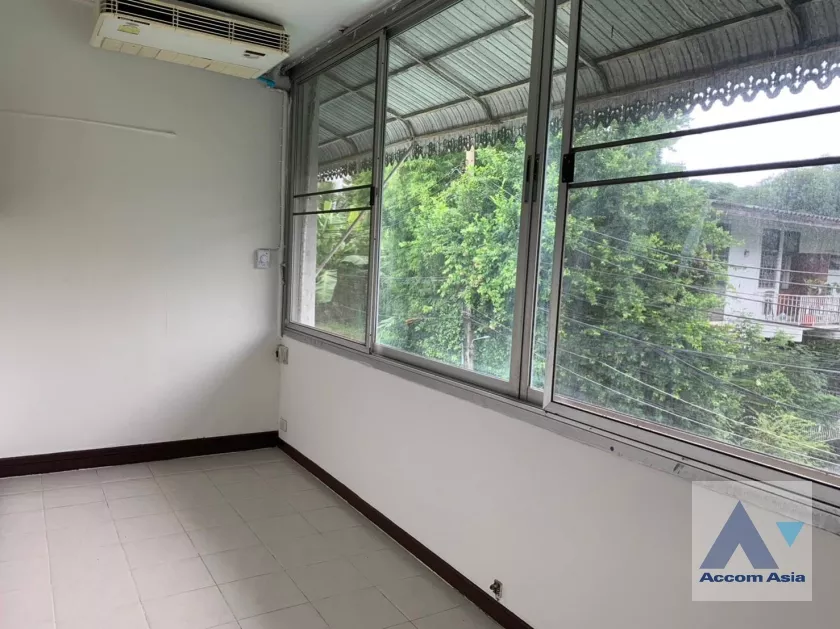 unit 2 Bedrooms  Apartment For Rent in Sathorn, Bangkok  near BTS Chong Nonsi (AA36944)