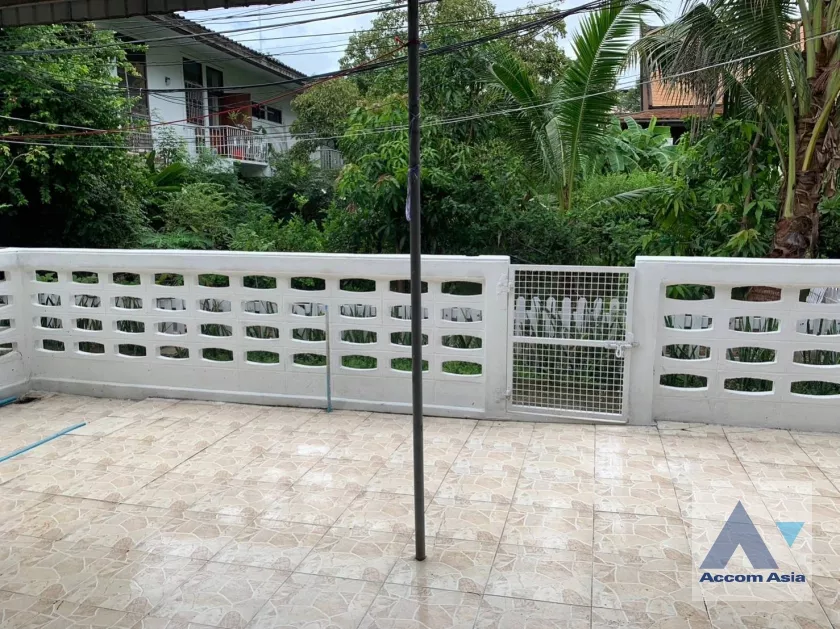 6  2 br Apartment For Rent in Sathorn ,Bangkok BTS Chong Nonsi at Pool and Greenery AA36944