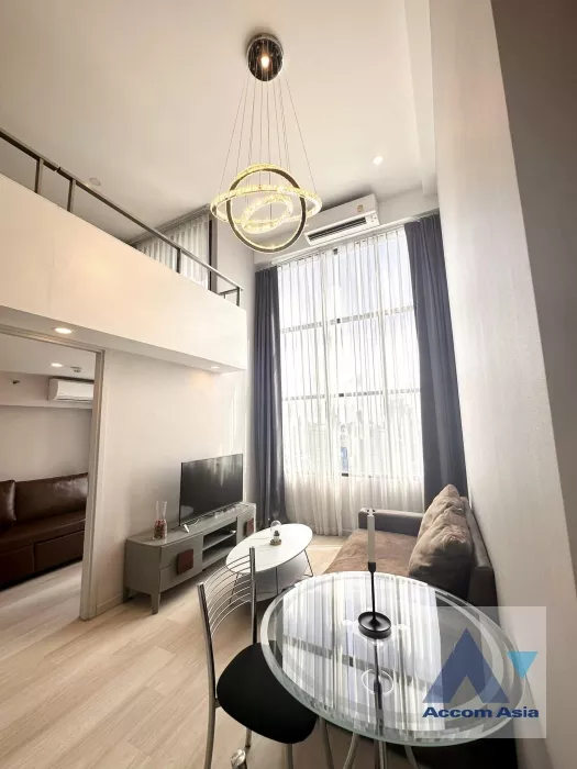 Double High Ceiling, Duplex Condo |  1 Bedroom  Condominium For Rent in Sathorn, Bangkok  near BTS Chong Nonsi (AA36945)