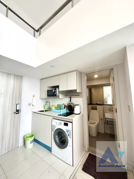 unitDouble High Ceiling, Duplex Condo |  1 Bedroom  Condominium For Rent in Sathorn, Bangkok  near BTS Chong Nonsi (AA36945)