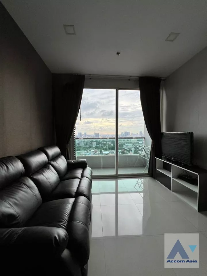 unit 2 Bedrooms  Condominium For Rent in Phaholyothin, Bangkok  near BTS Saphan-Kwai (AA36948)