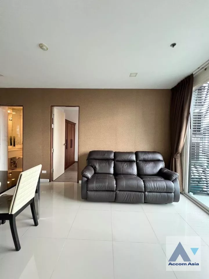  2 Bedrooms  Condominium For Rent in Phaholyothin, Bangkok  near BTS Saphan-Kwai (AA36948)