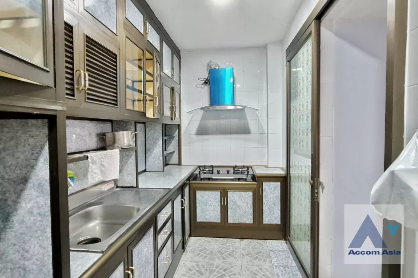 4  3 br Townhouse For Rent in Pattanakarn ,Bangkok  AA36949