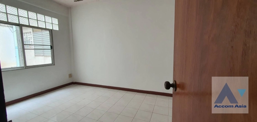 9  3 br Townhouse for rent and sale in Bang Na ,Bangkok BTS Udomsuk AA36959