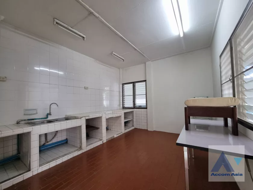 7  3 br House For Rent in Sukhumvit ,Bangkok BTS Phra khanong AA36963