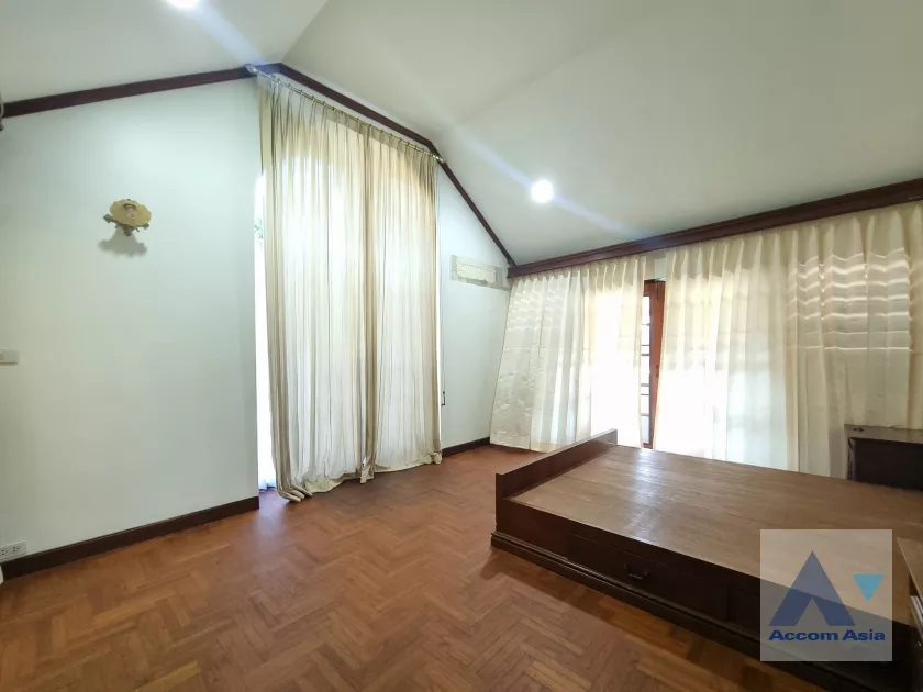 13  3 br House For Rent in Sukhumvit ,Bangkok BTS Phra khanong AA36963