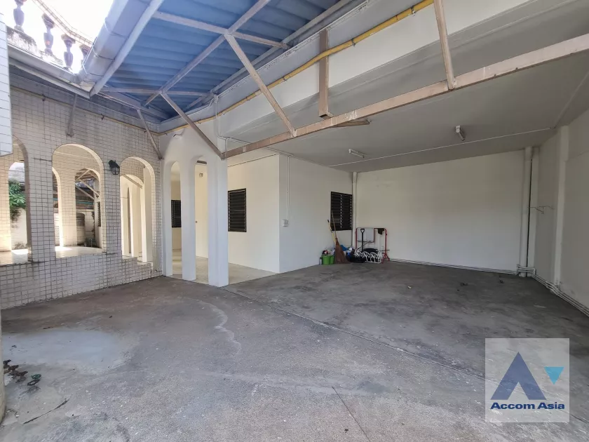 19  3 br House For Rent in Sukhumvit ,Bangkok BTS Phra khanong AA36963