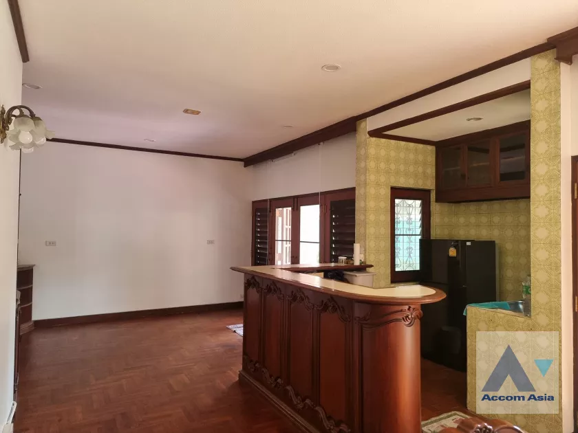 6  3 br House For Rent in Sukhumvit ,Bangkok BTS Phra khanong AA36963