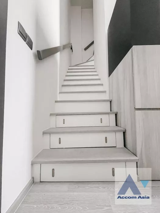 unit 1 Bedroom  Condominium For Rent in Sukhumvit, Bangkok  near BTS Punnawithi (AA36976)