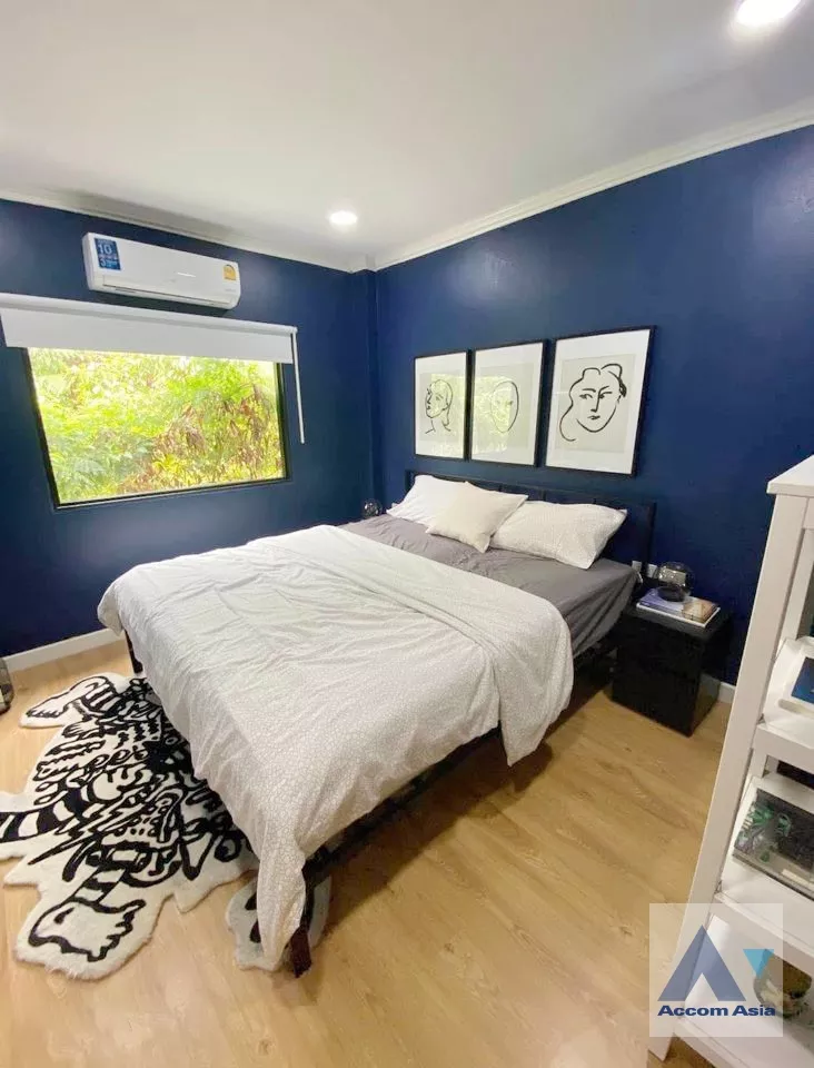 6  3 br House For Rent in Pattanakarn ,Bangkok BTS On Nut AA36977