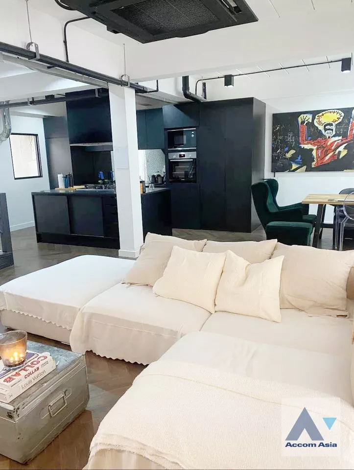 unit 3 Bedrooms  House For Rent in Pattanakarn, Bangkok  near BTS On Nut (AA36977)