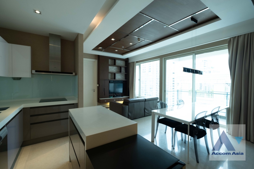  2 Bedrooms  Condominium For Rent & Sale in Ploenchit, Bangkok  near BTS Chitlom (AA36985)