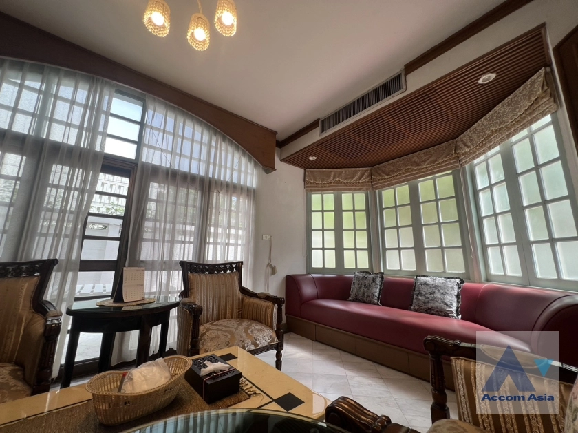 6  4 br House for rent and sale in Sukhumvit ,Bangkok BTS Phrom Phong AA36987