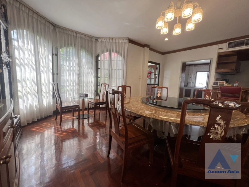 9  4 br House for rent and sale in Sukhumvit ,Bangkok BTS Phrom Phong AA36987