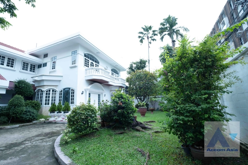  1  4 br House For Rent in sukhumvit ,Bangkok BTS Phrom Phong AA36987