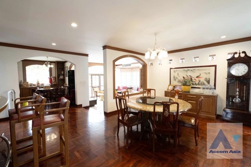 10  4 br House for rent and sale in Sukhumvit ,Bangkok BTS Phrom Phong AA36987