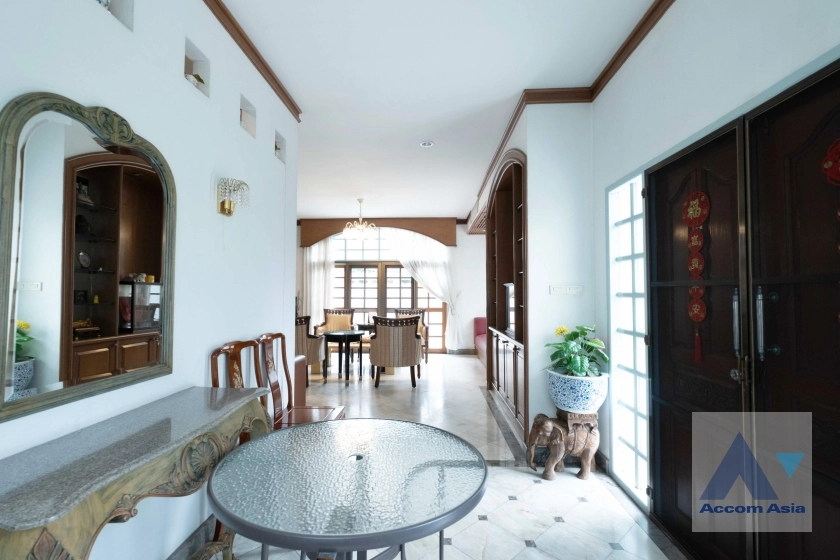 12  4 br House for rent and sale in Sukhumvit ,Bangkok BTS Phrom Phong AA36987