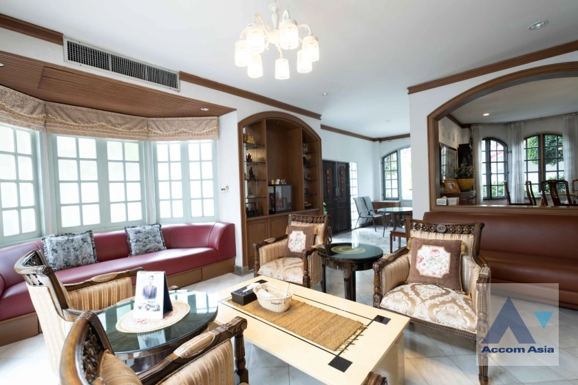 5  4 br House for rent and sale in Sukhumvit ,Bangkok BTS Phrom Phong AA36987