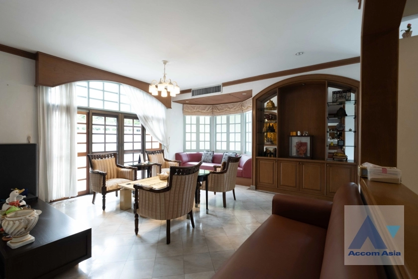 7  4 br House for rent and sale in Sukhumvit ,Bangkok BTS Phrom Phong AA36987