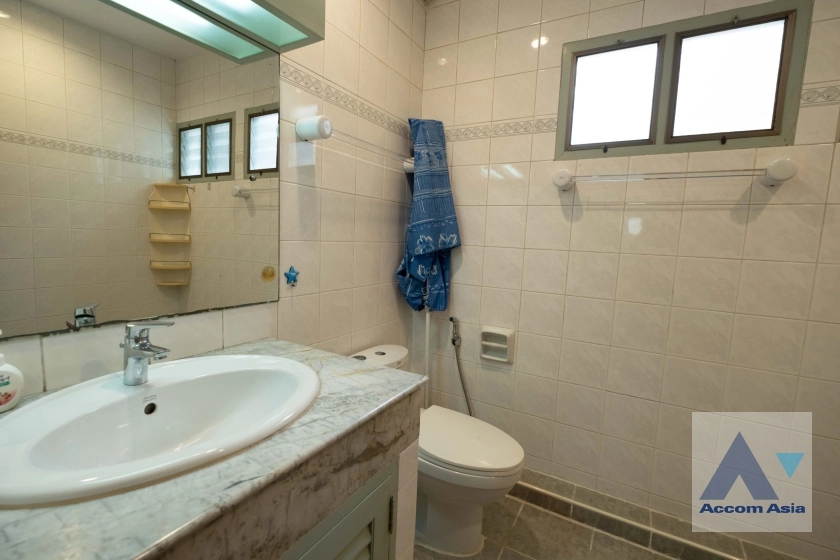 22  4 br House for rent and sale in Sukhumvit ,Bangkok BTS Phrom Phong AA36987