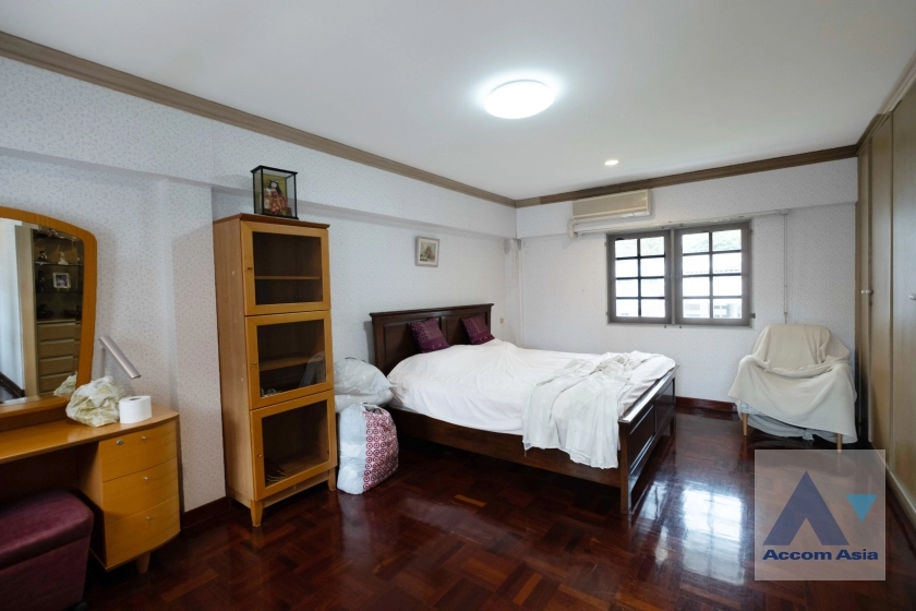 23  4 br House for rent and sale in Sukhumvit ,Bangkok BTS Phrom Phong AA36987