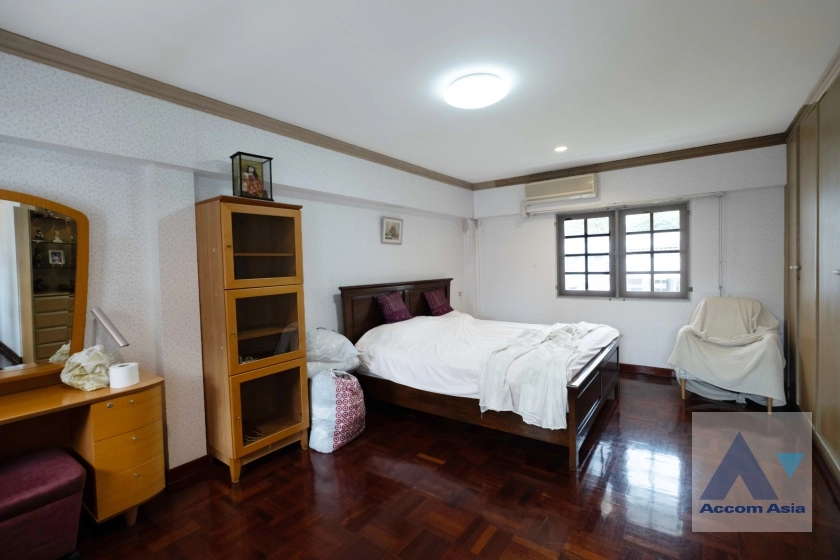 23  4 br House For Rent in sukhumvit ,Bangkok BTS Phrom Phong AA36987