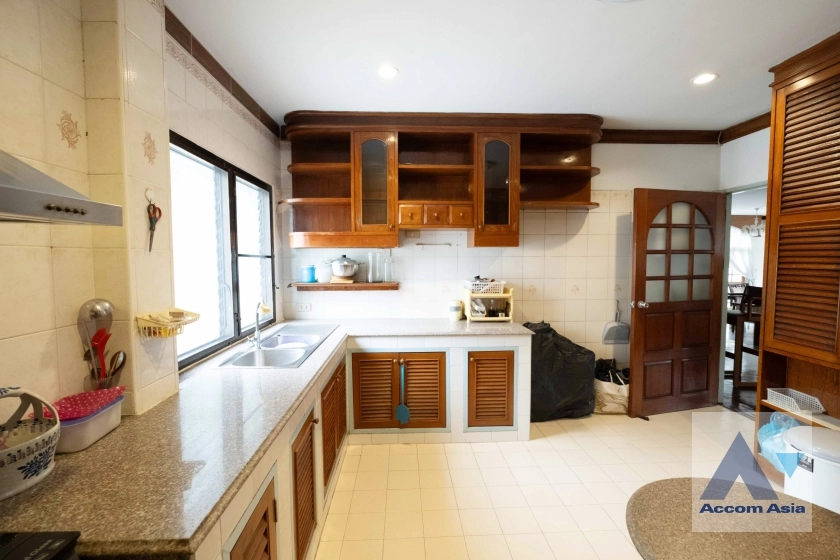 15  4 br House for rent and sale in Sukhumvit ,Bangkok BTS Phrom Phong AA36987