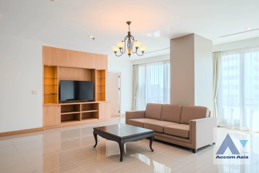  High-Rise Living with a Large Balcony Apartment in Ekkamai Apartment  4 Bedroom for Rent BTS Ekkamai in Sukhumvit Bangkok