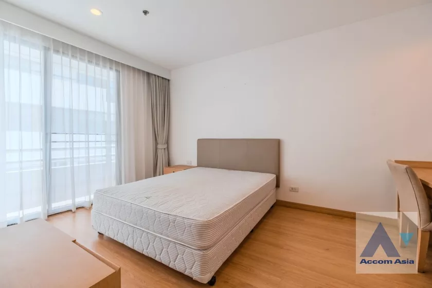 24  4 br Apartment For Rent in Sukhumvit ,Bangkok BTS Ekkamai at Comfort living and well service AA36989