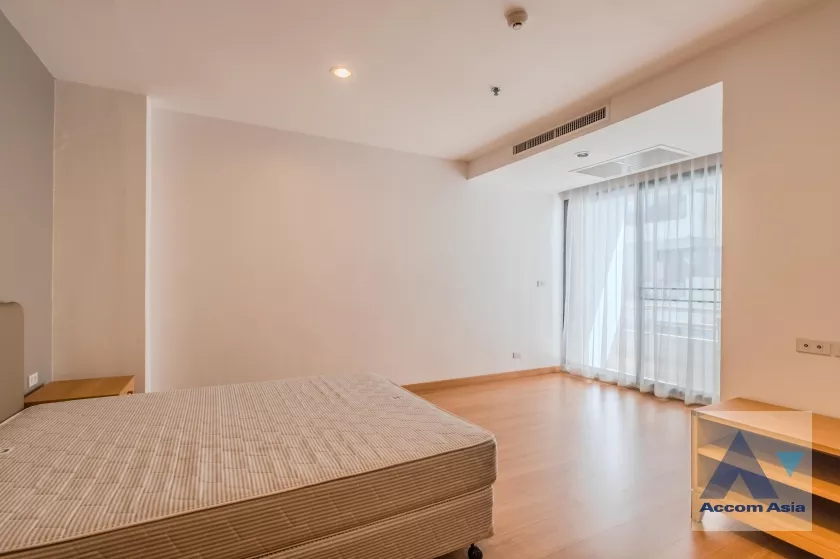 29  4 br Apartment For Rent in Sukhumvit ,Bangkok BTS Ekkamai at Comfort living and well service AA36989