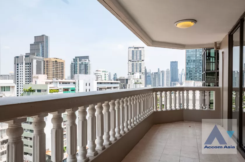8  4 br Apartment For Rent in Sukhumvit ,Bangkok BTS Phrom Phong at Family Size Desirable AA36994