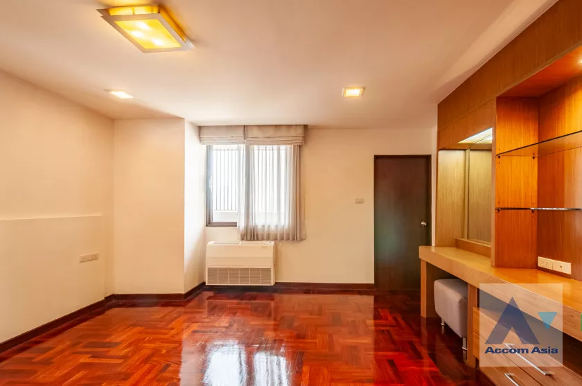 16  4 br Apartment For Rent in Sukhumvit ,Bangkok BTS Phrom Phong at Family Size Desirable AA36994