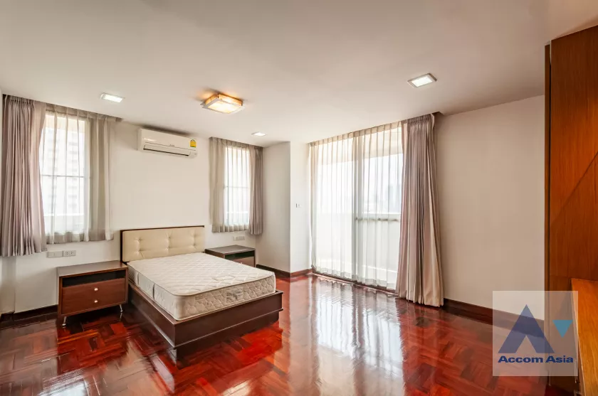 19  4 br Apartment For Rent in Sukhumvit ,Bangkok BTS Phrom Phong at Family Size Desirable AA36994