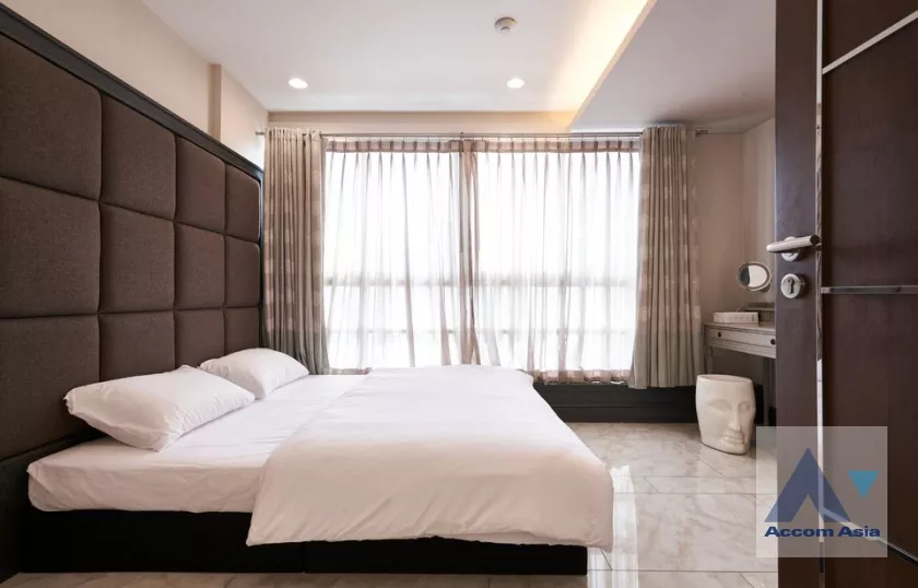 6  2 br Condominium For Sale in  ,Bangkok BTS Phaya Thai at Pathumwan Resort AA36995