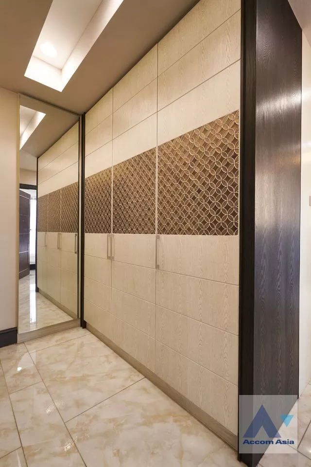 13  2 br Condominium For Sale in  ,Bangkok BTS Phaya Thai at Pathumwan Resort AA36995