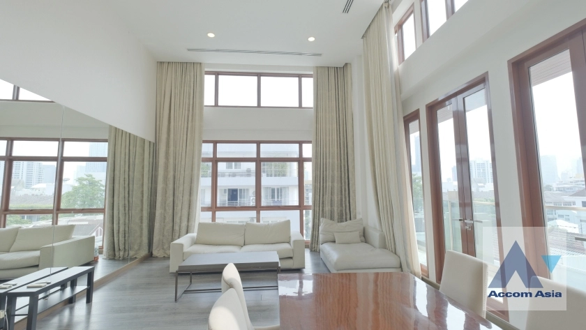 5  3 br Condominium For Rent in Ploenchit ,Bangkok BTS Ploenchit at The Crest Ruamrudee AA37000