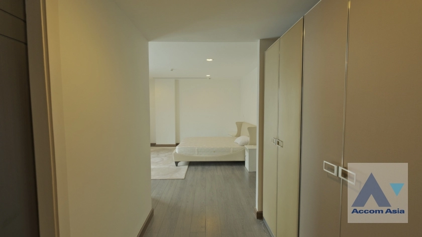 11  3 br Condominium For Rent in Ploenchit ,Bangkok BTS Ploenchit at The Crest Ruamrudee AA37000