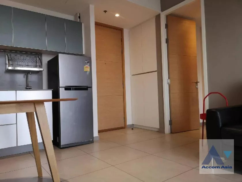 unit 1 Bedroom  Condominium For Rent & Sale in Sukhumvit, Bangkok  near BTS Ekkamai (AA37003)
