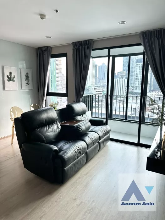  2 Bedrooms  Condominium For Rent in Silom, Bangkok  near MRT Sam Yan (AA37019)
