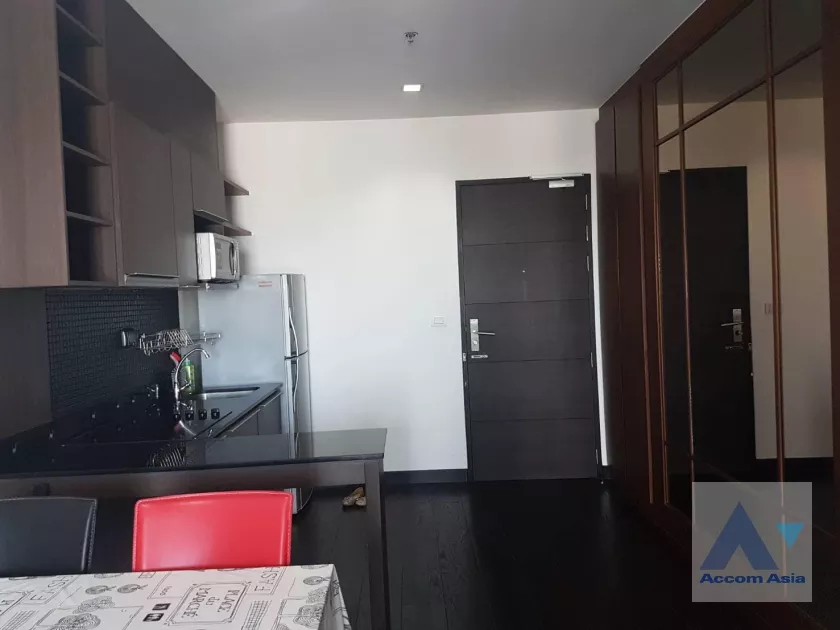  2 Bedrooms  Condominium For Rent in Phaholyothin, Bangkok  near BTS Phaya Thai (AA37021)