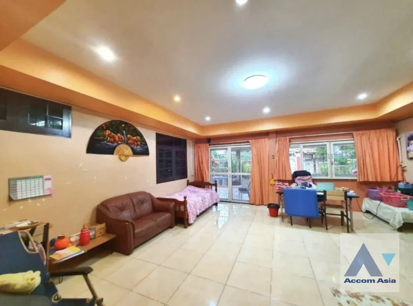 10  6 br House For Rent in Pattanakarn ,Bangkok  AA37028