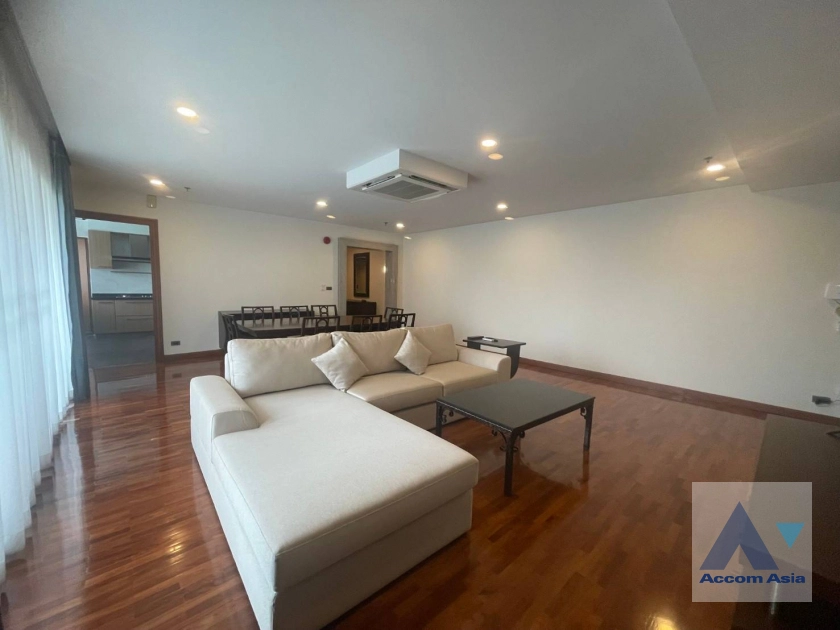 unit 2 Bedrooms  Apartment For Rent in Sukhumvit, Bangkok  near BTS Nana (AA37029)