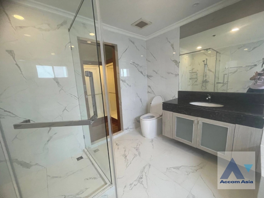 12  2 br Apartment For Rent in Sukhumvit ,Bangkok BTS Nana at Fully Furnished Apartment, Only 2 mins walk to BTS AA37029