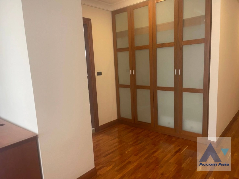 9  2 br Apartment For Rent in Sukhumvit ,Bangkok BTS Nana at Fully Furnished Apartment, Only 2 mins walk to BTS AA37029