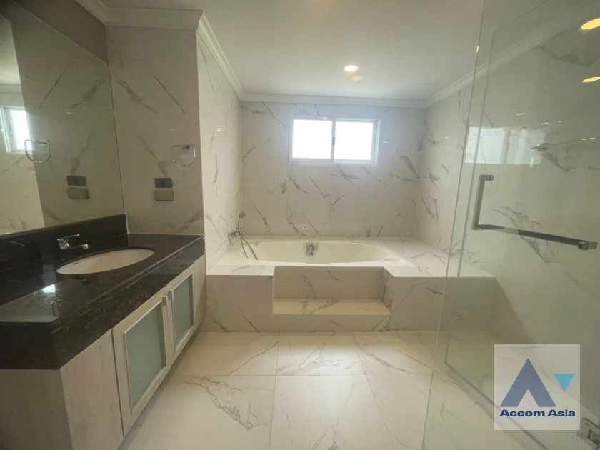 13  2 br Apartment For Rent in Sukhumvit ,Bangkok BTS Nana at Fully Furnished Apartment, Only 2 mins walk to BTS AA37029