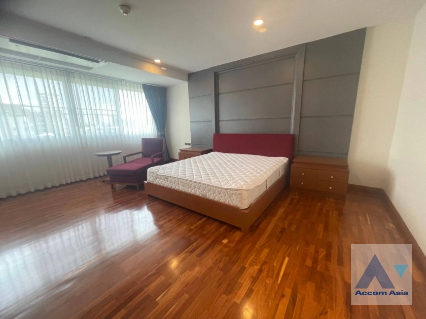 5  2 br Apartment For Rent in Sukhumvit ,Bangkok BTS Nana at Fully Furnished Apartment, Only 2 mins walk to BTS AA37029