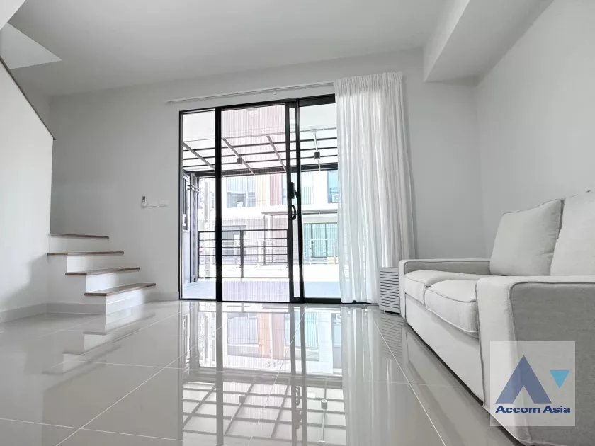  1  3 br Townhouse For Rent in Samutprakan ,Samutprakan  at House AA37034