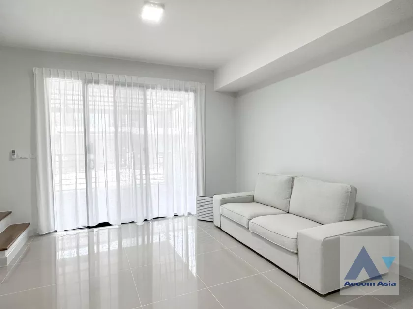  2  3 br Townhouse For Rent in  ,Samutprakan  at House AA37034