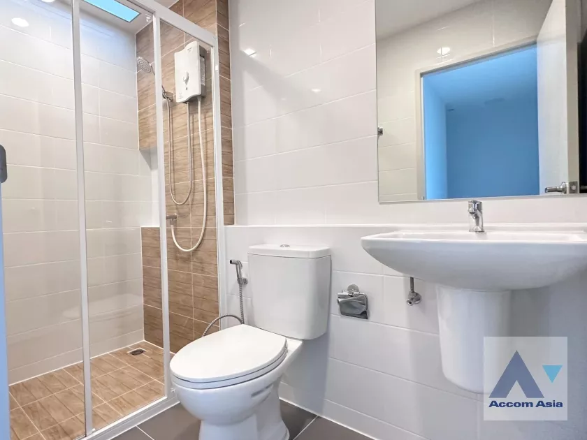 9  3 br Townhouse For Rent in Samutprakan ,Samutprakan  at House AA37034